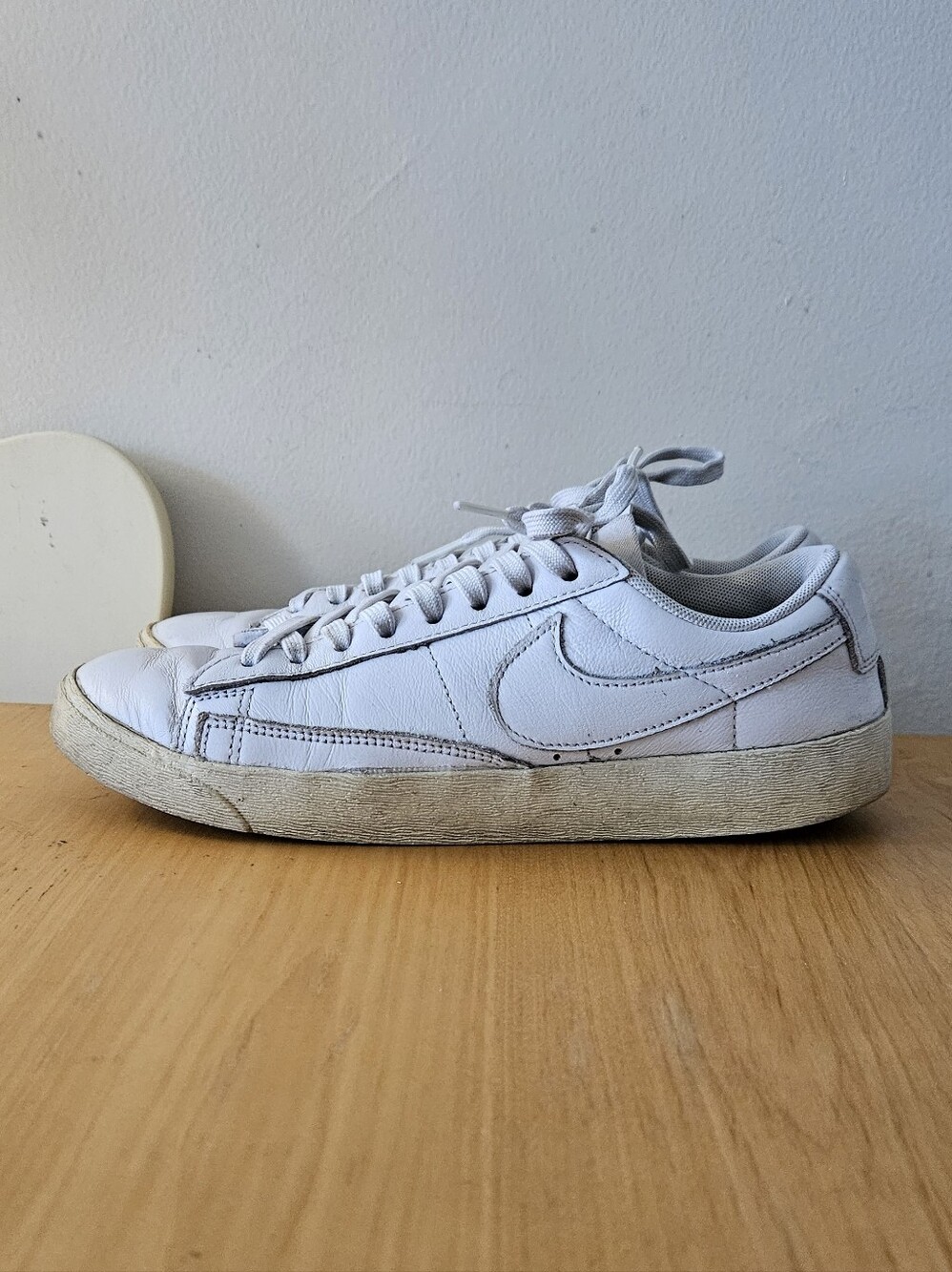 Nike Women’s White Leather Tennis Shoe Size 7, White